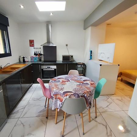 L'Hibiscus De Plaiz'Anse Apartment Petite Île Екстериор снимка